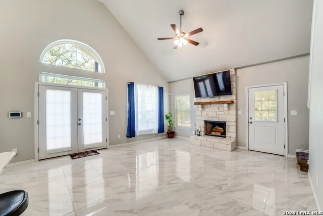 1020 Pebble Beach Dr NW Lakehills, TX 78063