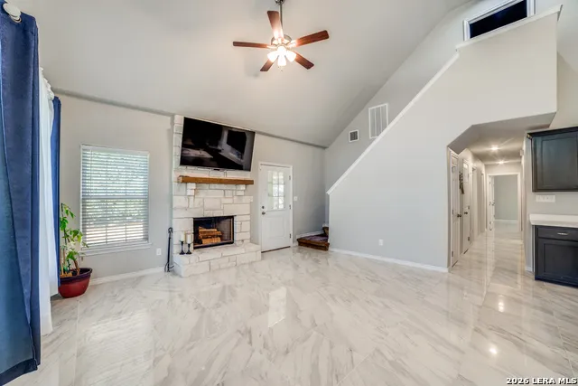 1020 Pebble Beach Dr NW Lakehills, TX 78063