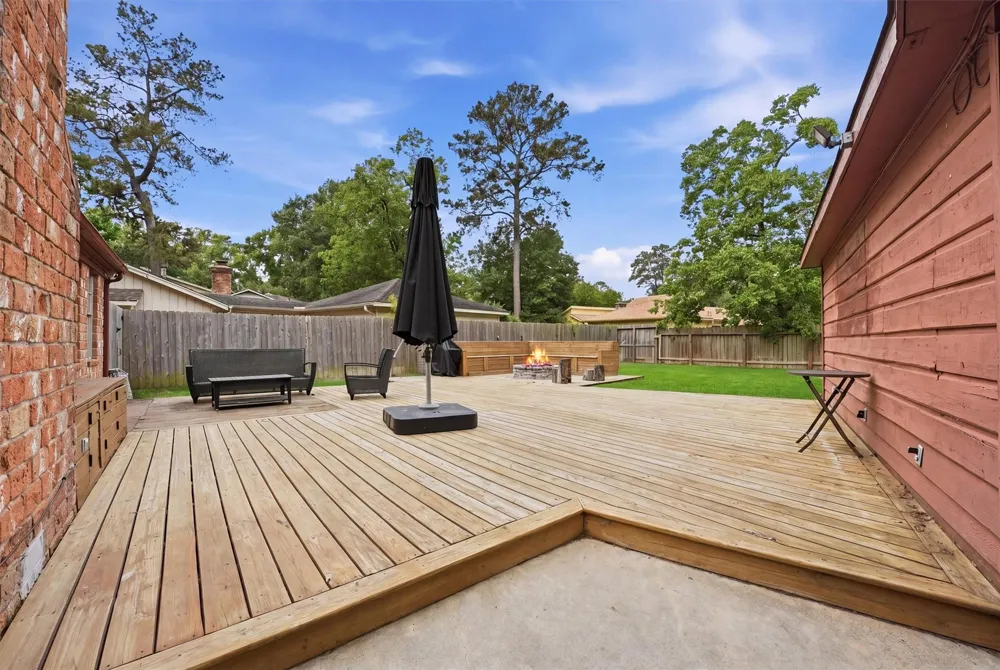 2051 Shadow Rock Drive Kingwood, TX 77339