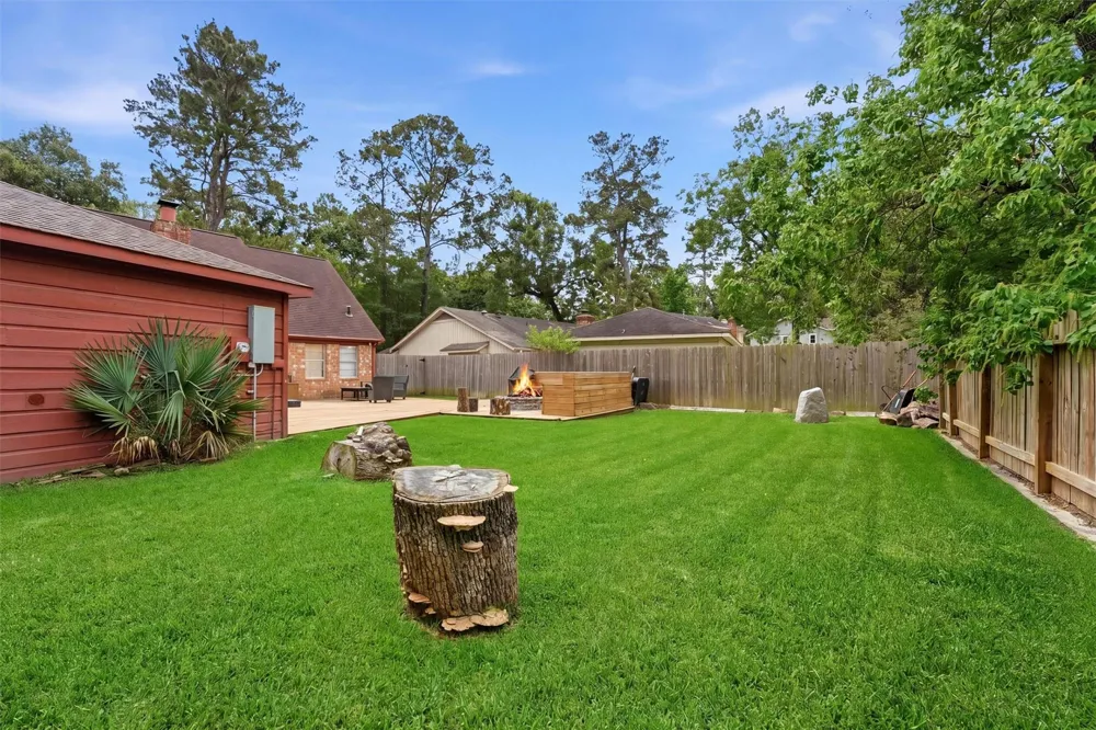 2051 Shadow Rock Drive Kingwood, TX 77339