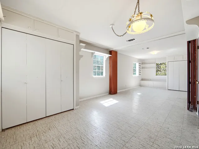 300 Avenue M Hondo, TX 78861