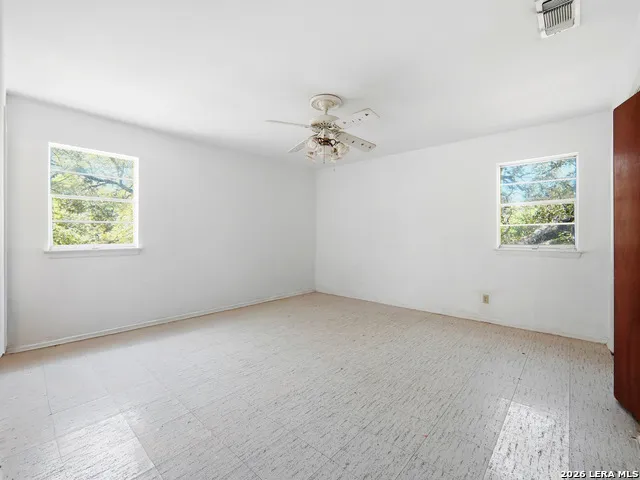 300 Avenue M Hondo, TX 78861