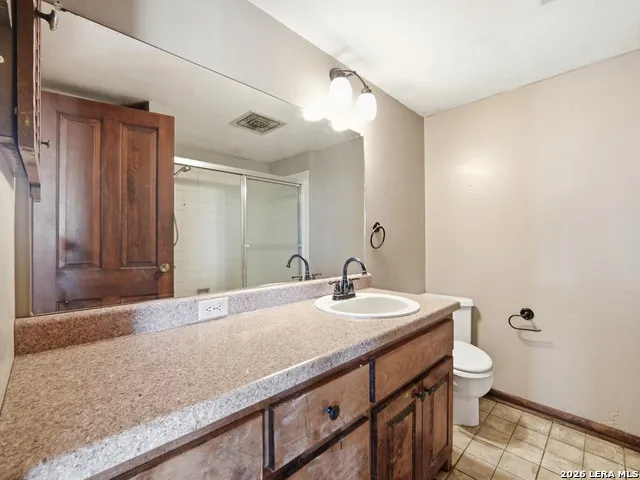 300 Avenue M Hondo, TX 78861
