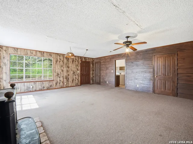 300 Avenue M Hondo, TX 78861