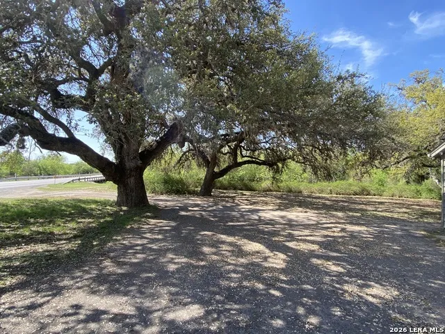 300 Avenue M Hondo, TX 78861