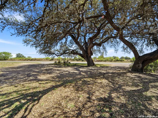 300 Avenue M Hondo, TX 78861