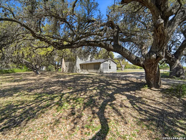 300 Avenue M Hondo, TX 78861