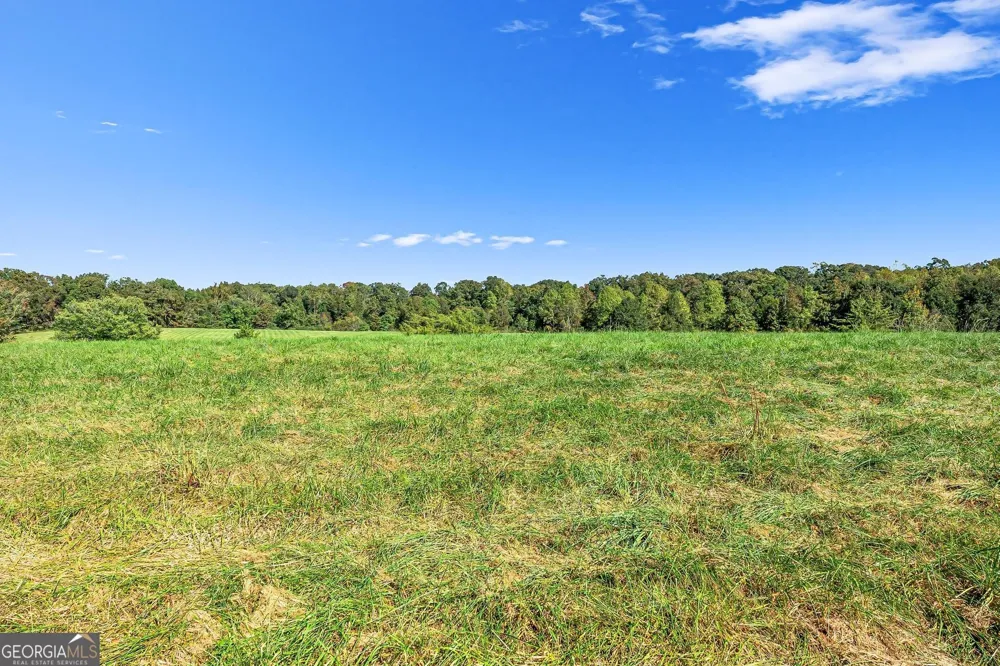 2 The Oaks DR Hartwell, GA 30643
