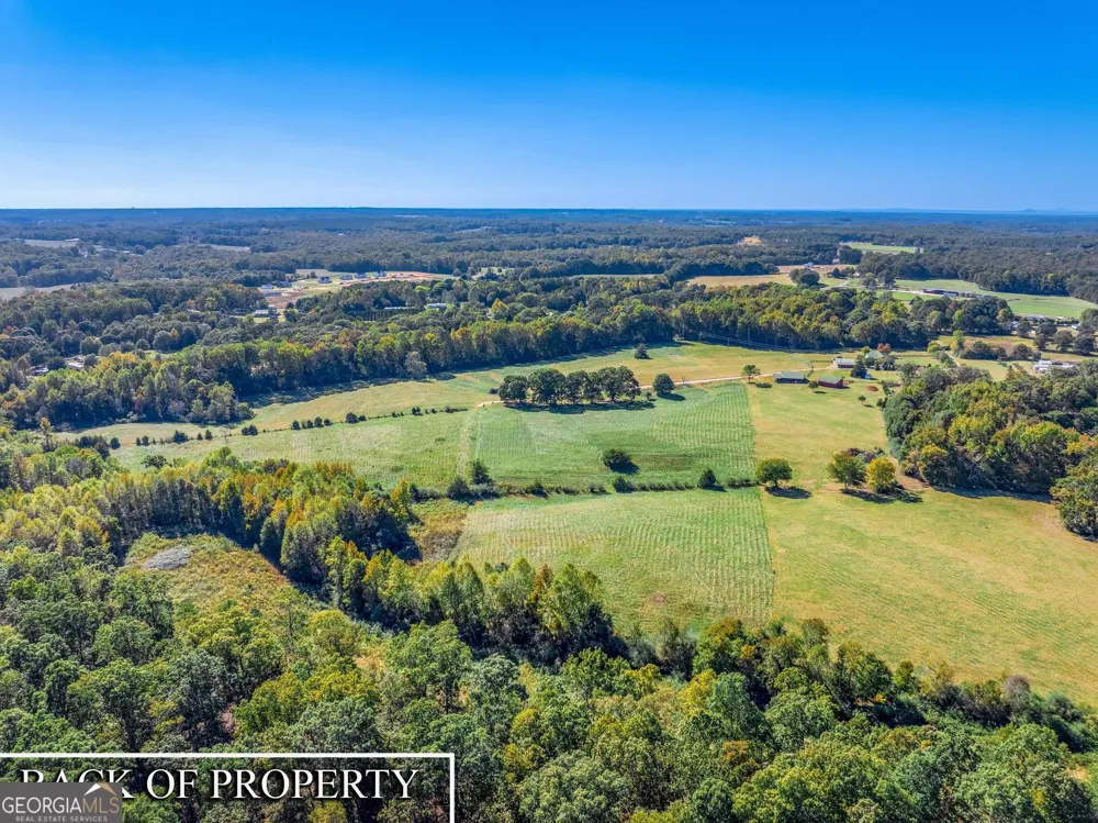 2 The Oaks DR Hartwell, GA 30643
