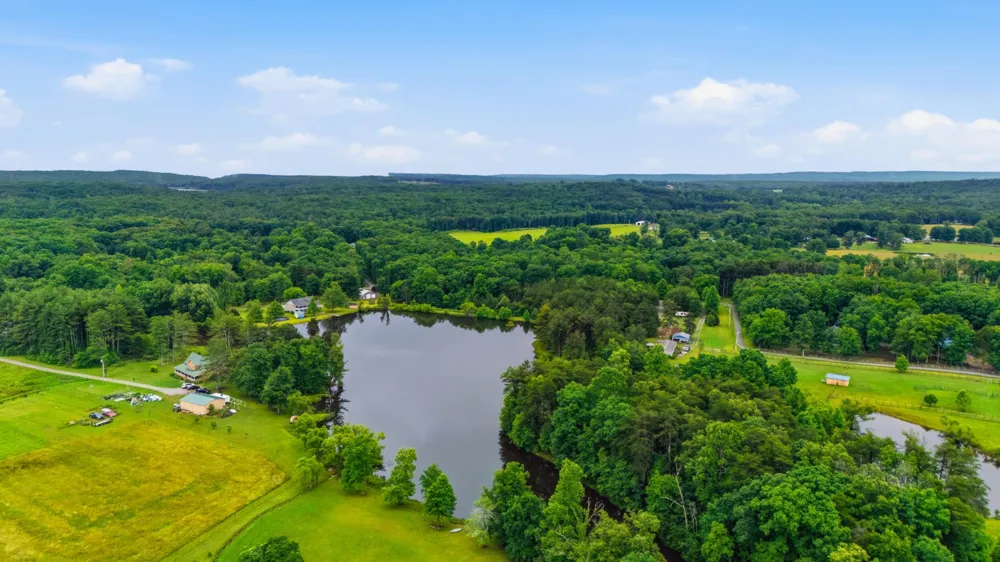 346 Palmer Rock Quarry Road Graysville, TN 37338