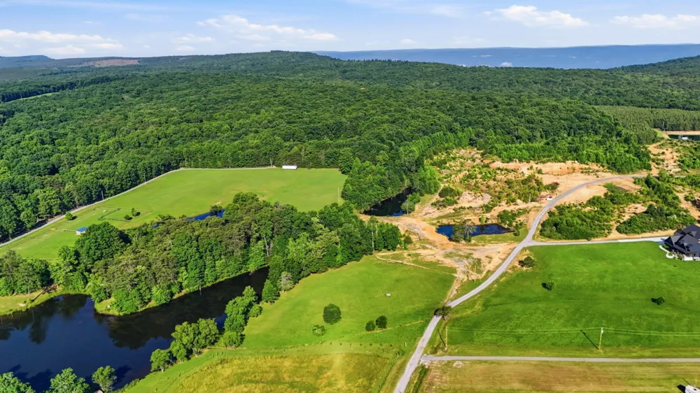 346 Palmer Rock Quarry Road Graysville, TN 37338
