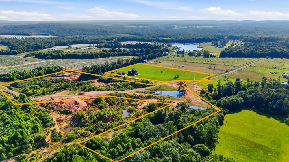 346 Palmer Rock Quarry Road Graysville, TN 37338