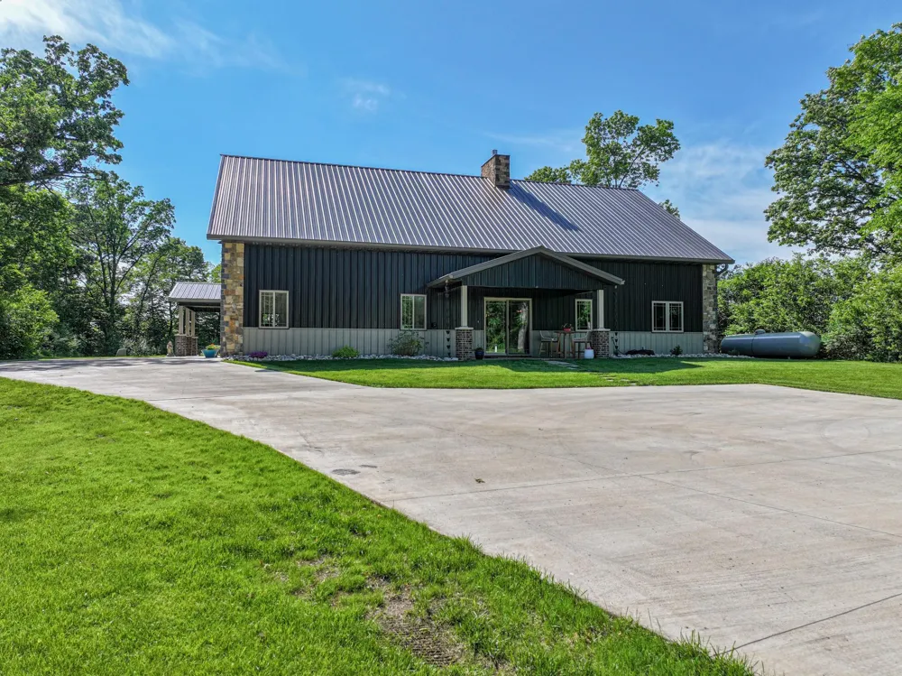 17200 Aaron Heights NW Evansville, MN 56326