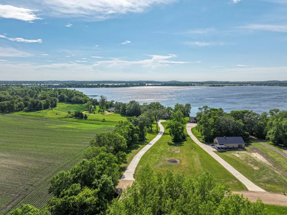 17200 Aaron Heights NW Evansville, MN 56326