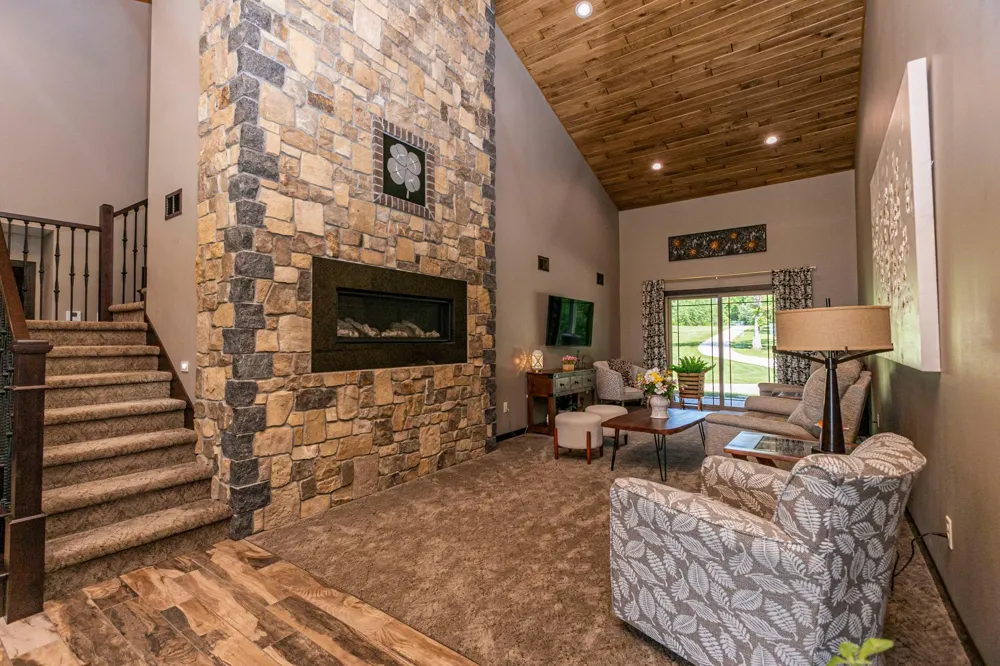 17200 Aaron Heights NW Evansville, MN 56326