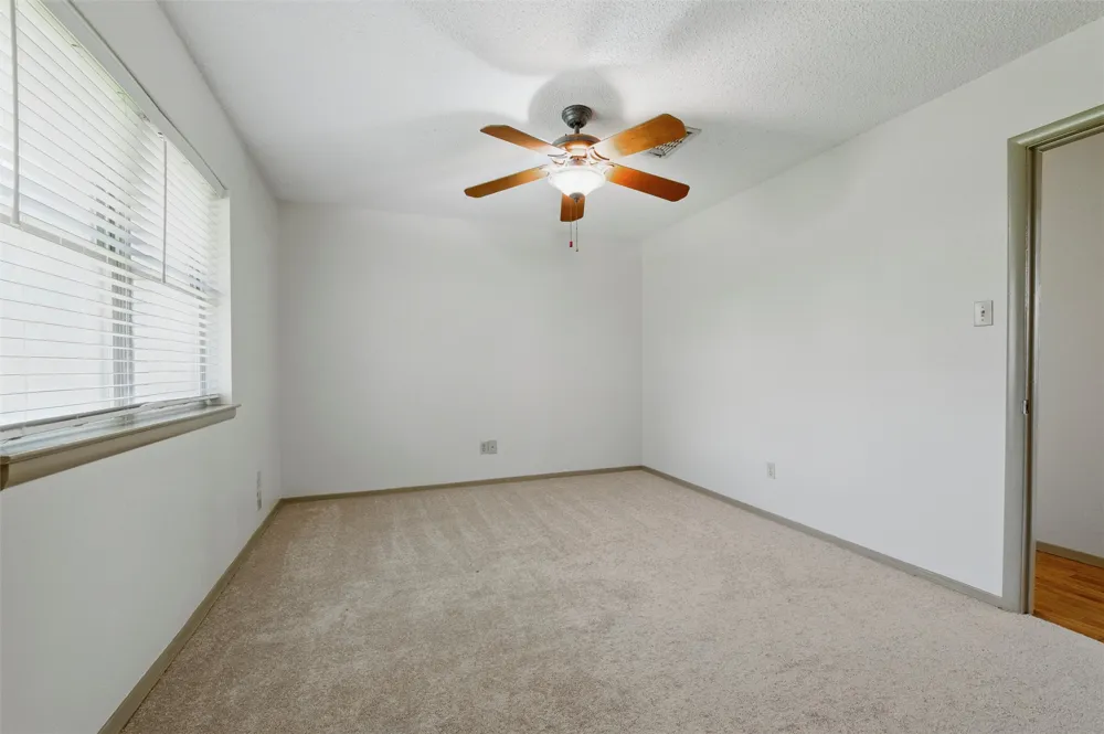 1801 Tyler Avenue Euless, TX 76040