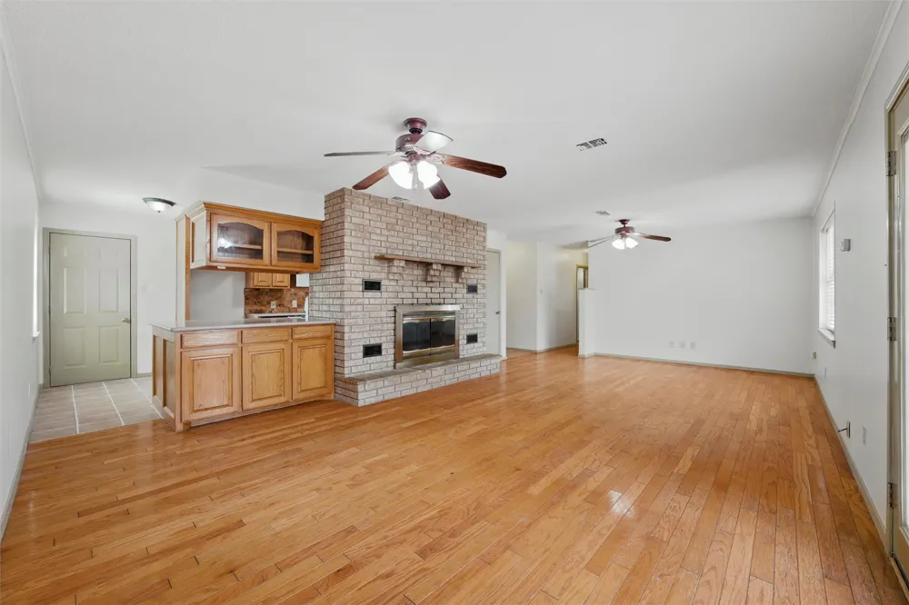 1801 Tyler Avenue Euless, TX 76040