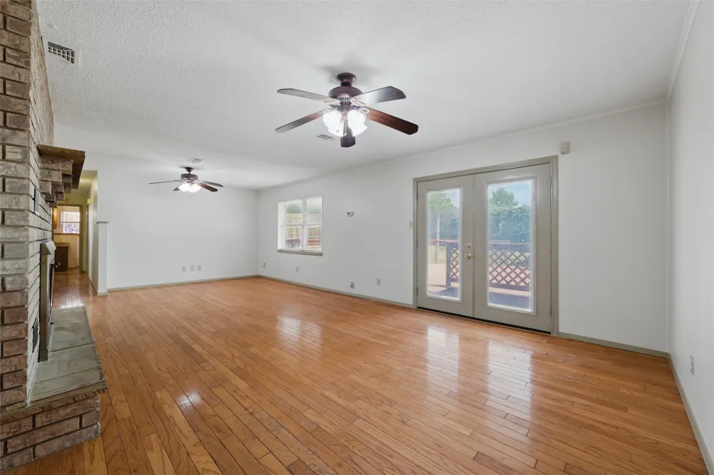 1801 Tyler Avenue Euless, TX 76040