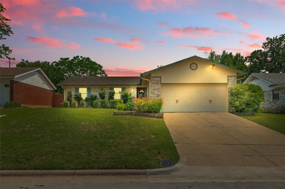 1801 Tyler Avenue Euless, TX 76040