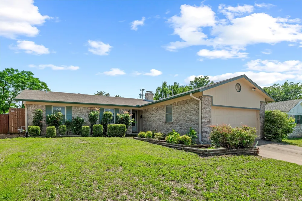1801 Tyler Avenue Euless, TX 76040
