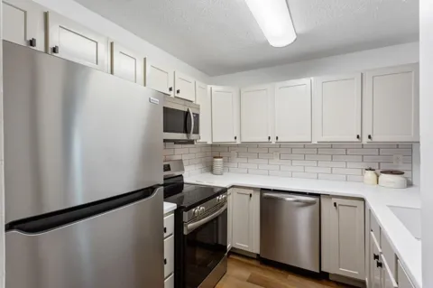 476 Teal Ct