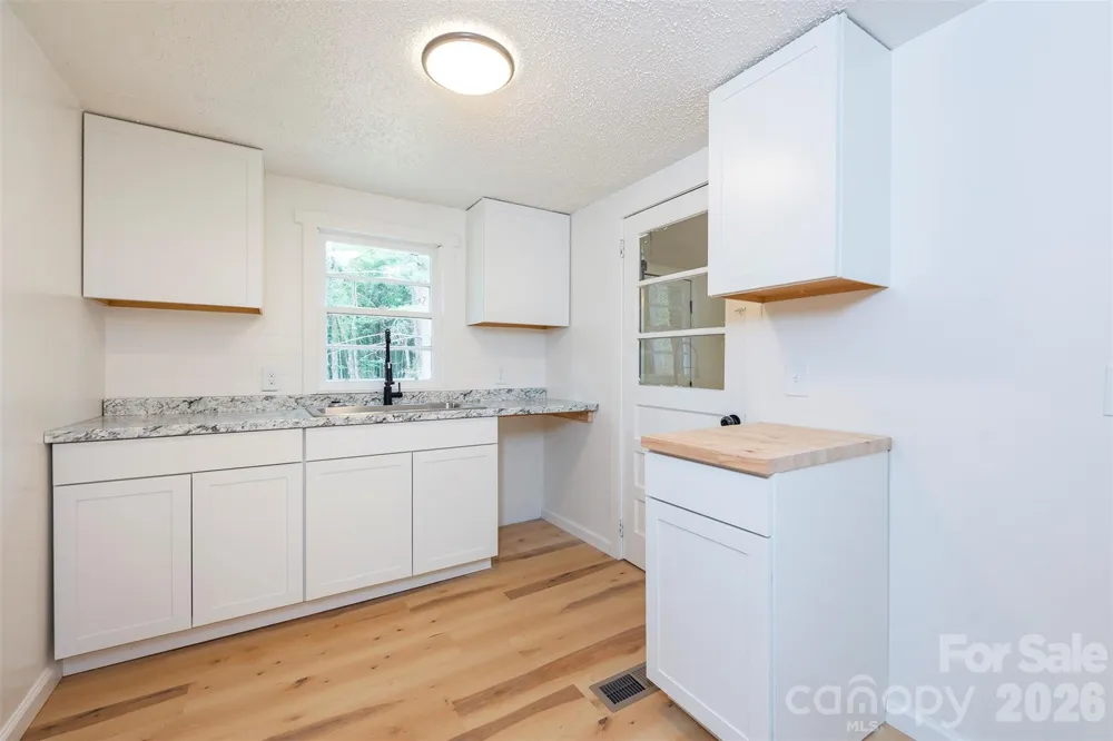 215 Merchant Street #2 Asheville, NC 28803