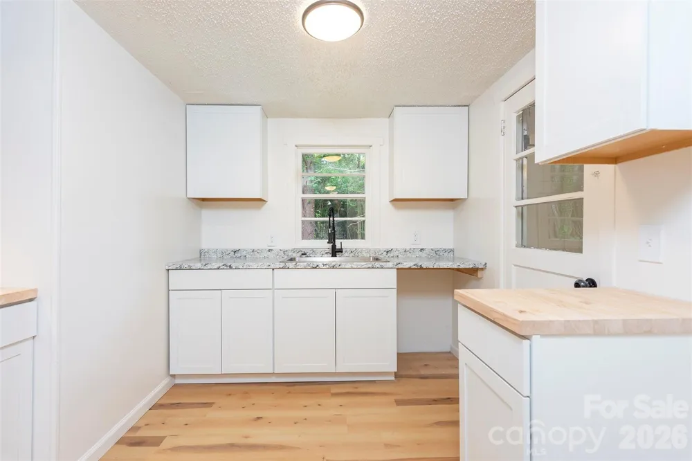 215 Merchant Street #2 Asheville, NC 28803