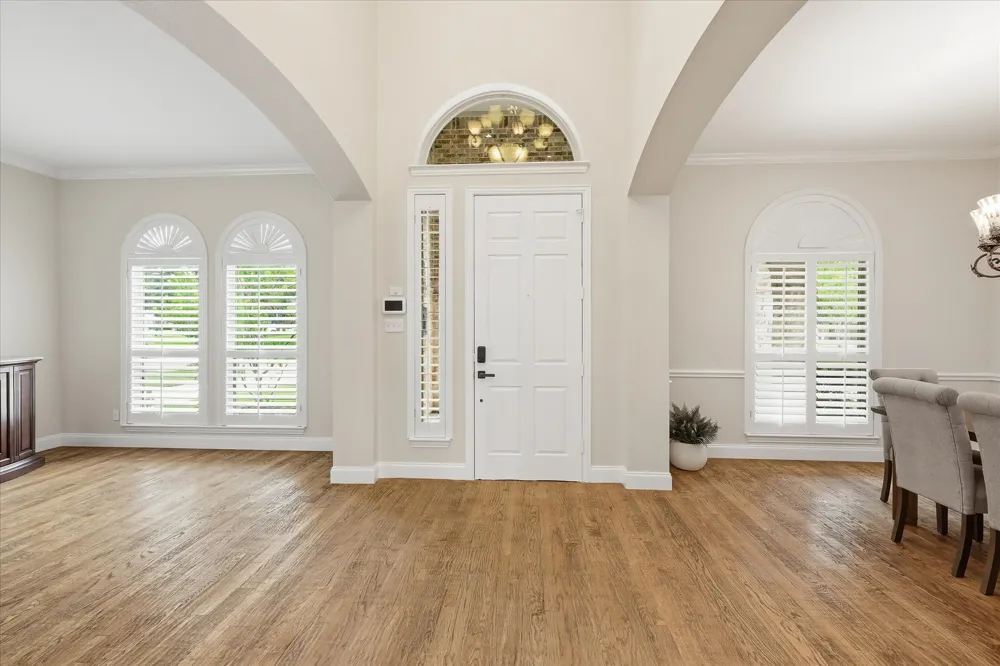 2518 Merlin Drive Lewisville, TX 75056