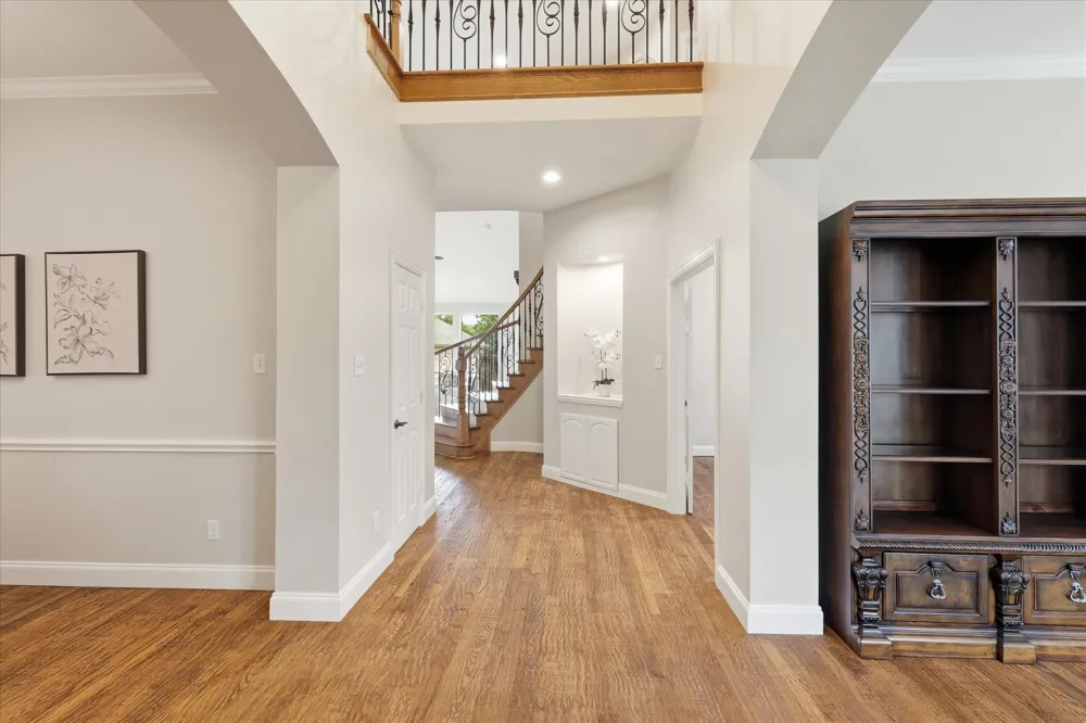 2518 Merlin Drive Lewisville, TX 75056