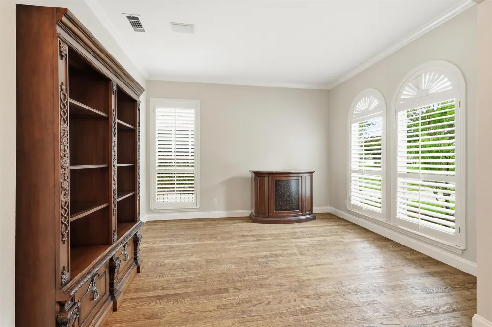 2518 Merlin Drive Lewisville, TX 75056