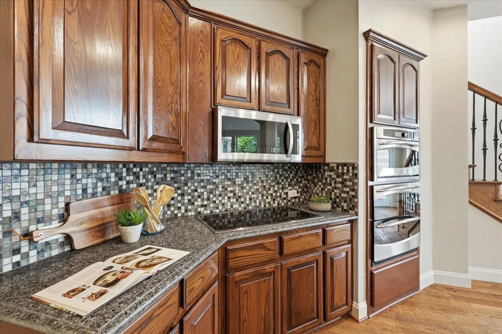 2518 Merlin Drive Lewisville, TX 75056