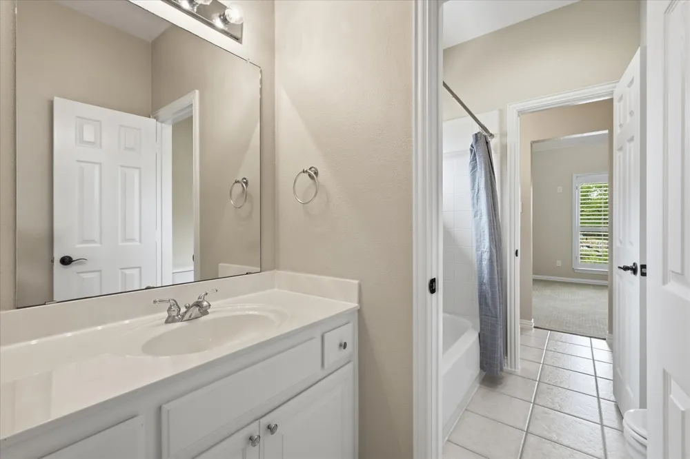 2518 Merlin Drive Lewisville, TX 75056