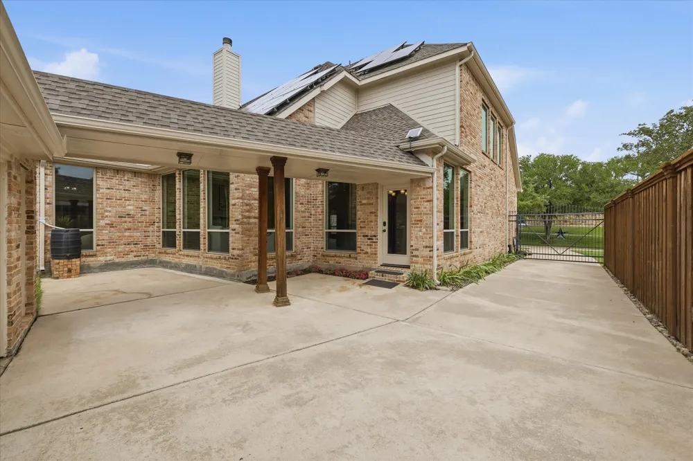 2518 Merlin Drive Lewisville, TX 75056