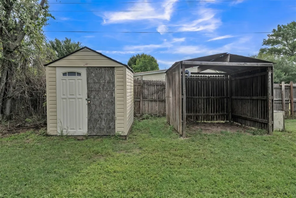 1909 Coral Road Pelican Bay, TX 76020