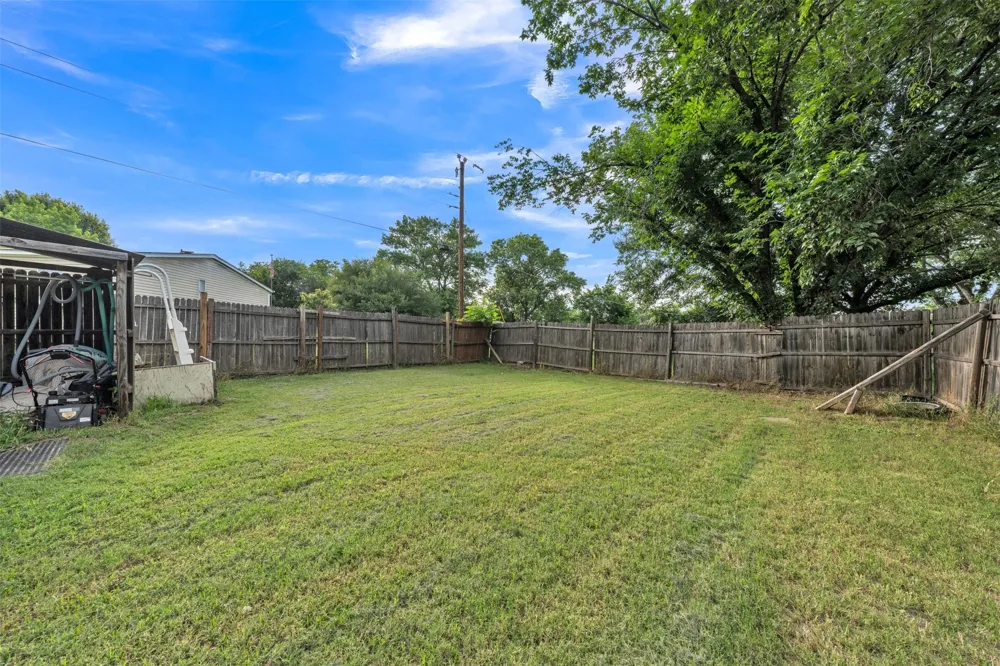1909 Coral Road Pelican Bay, TX 76020