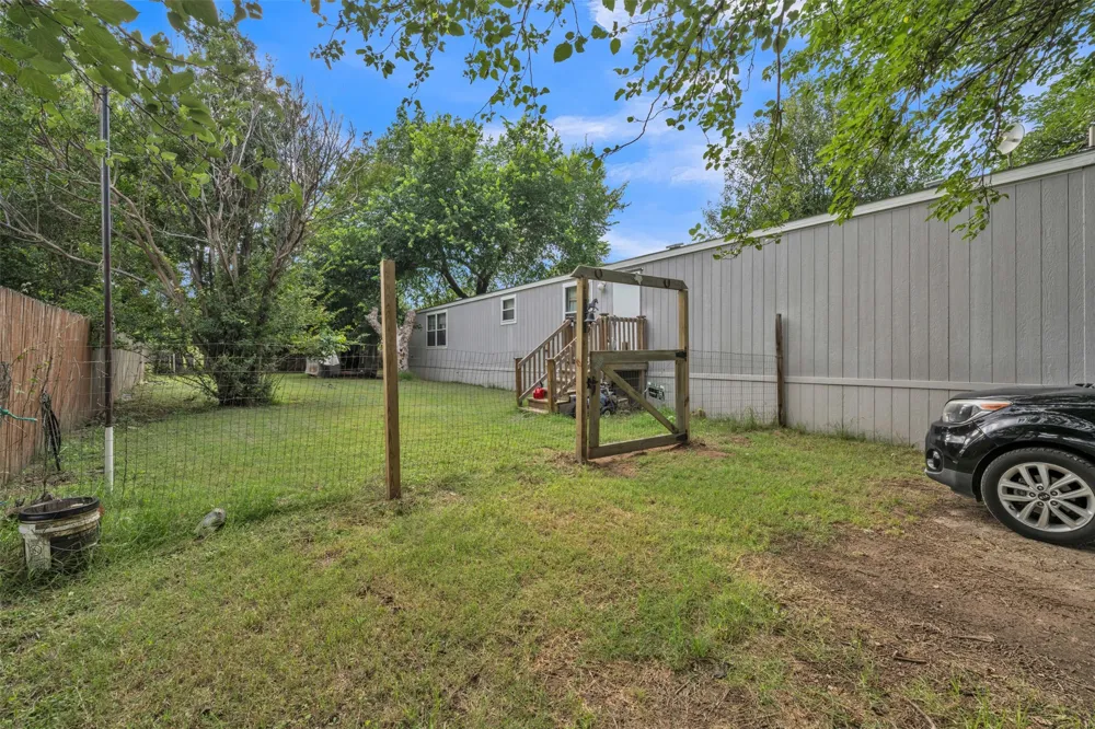 1909 Coral Road Pelican Bay, TX 76020