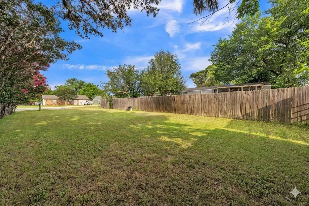 1909 Coral Road Pelican Bay, TX 76020