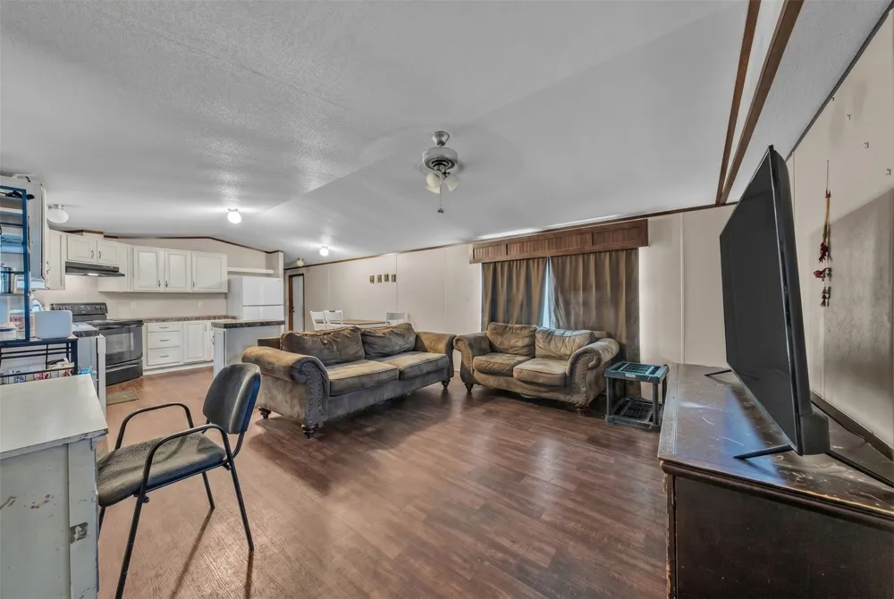 1909 Coral Road Pelican Bay, TX 76020