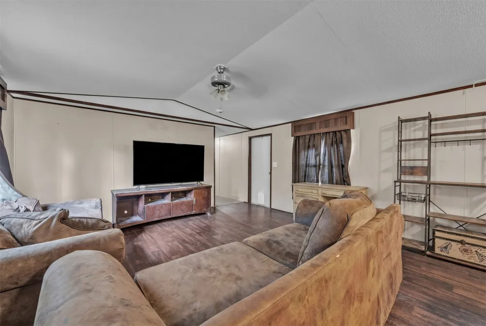 1909 Coral Road Pelican Bay, TX 76020