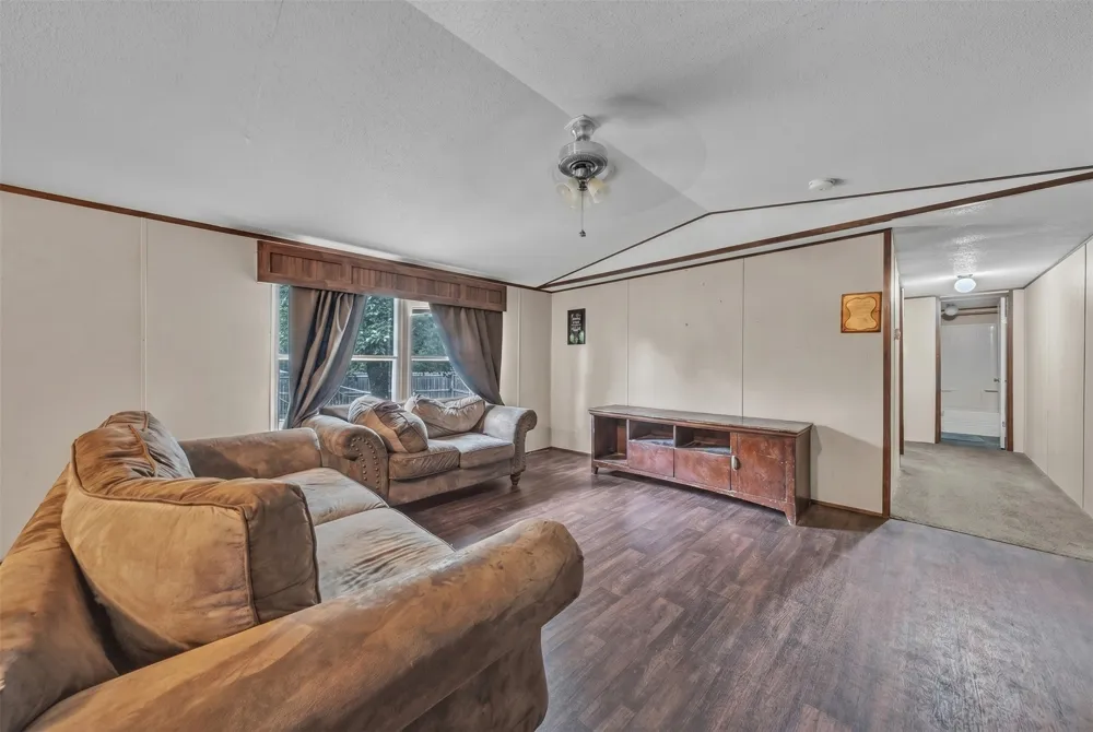 1909 Coral Road Pelican Bay, TX 76020