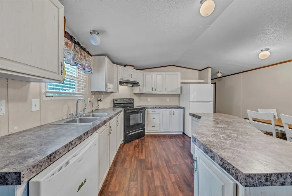 1909 Coral Road Pelican Bay, TX 76020