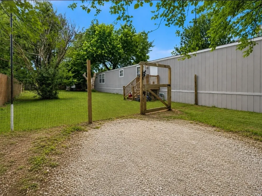 1909 Coral Road Pelican Bay, TX 76020