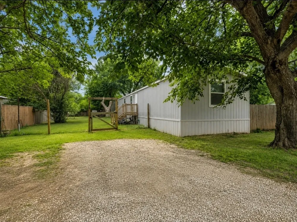 1909 Coral Road Pelican Bay, TX 76020