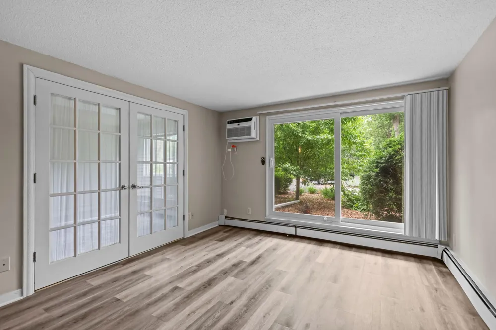 1601 Innsbruck Drive #155 Fridley, MN 55432