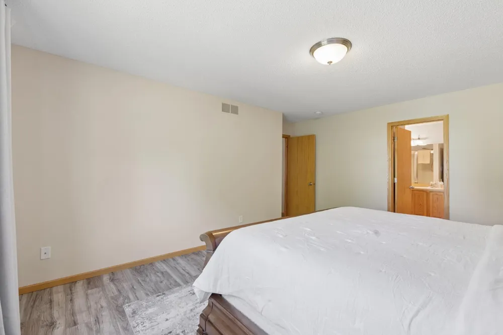 3951 Landings Drive Saint Bonifacius, MN 55375