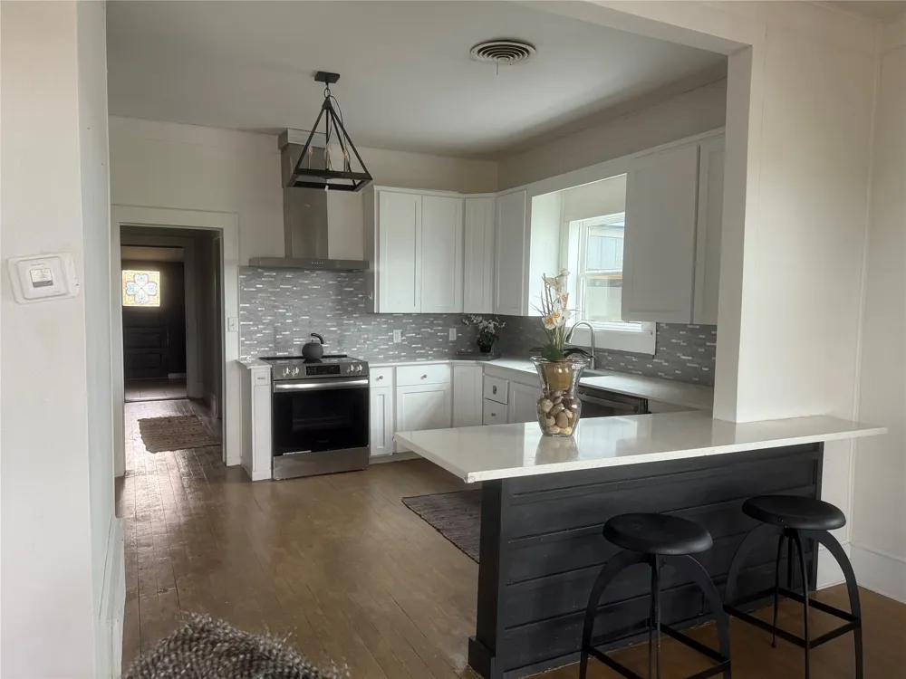 405 East College Street Llano, TX 78643