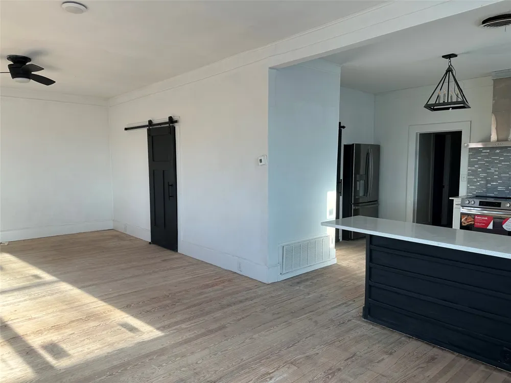 405 East College Street Llano, TX 78643