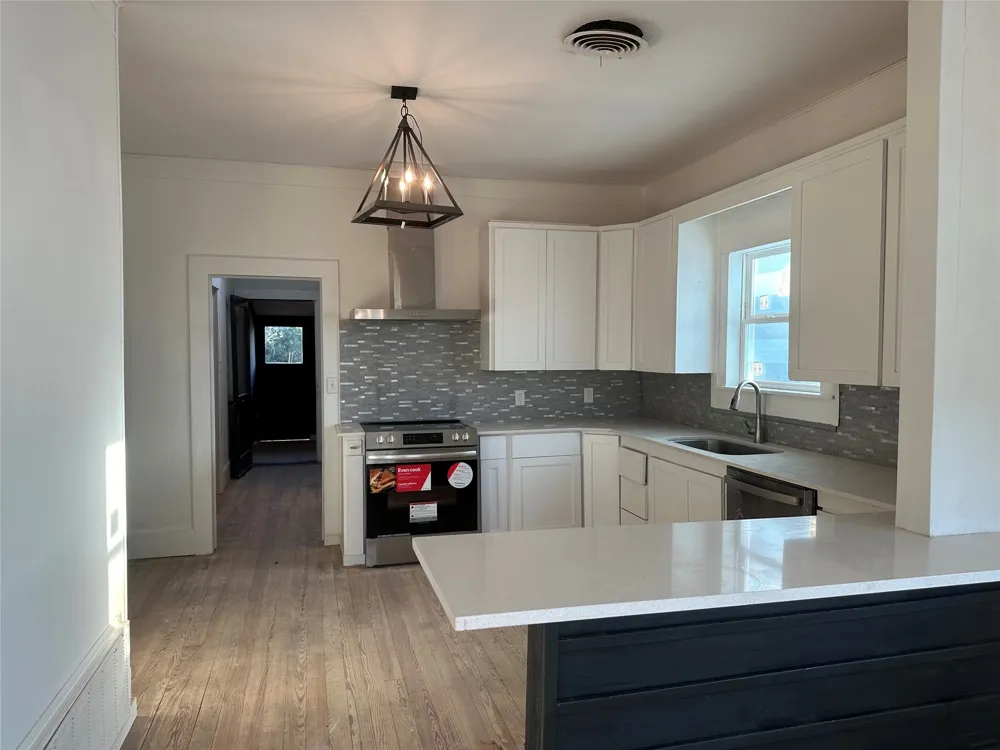 405 East College Street Llano, TX 78643
