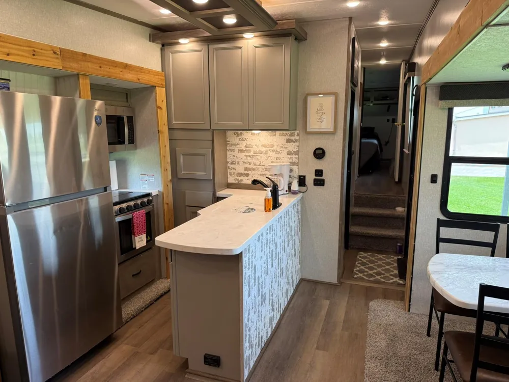 994 Mary Ann Crystal Beach, TX 77650