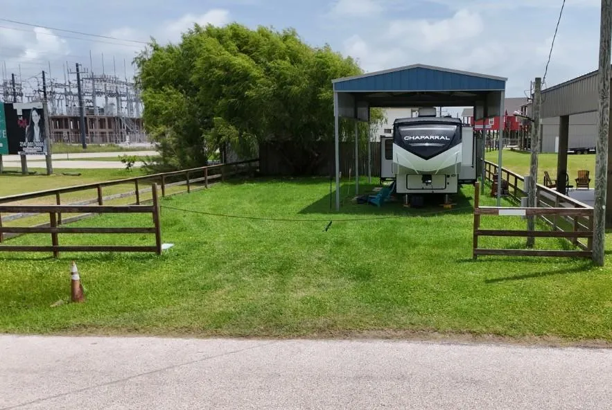 994 Mary Ann Crystal Beach, TX 77650